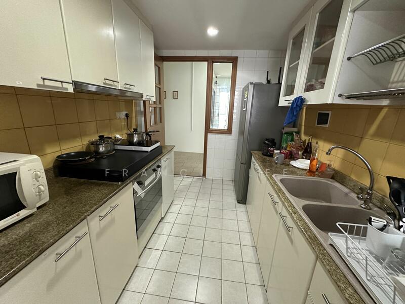 Queens, 10 Stirling Road, Alexandra / Commonwealth, Room Rental, 130 sqft, Condominium For Rent, by Francis Lee, 25378157 - PropertyGuru.com.sg