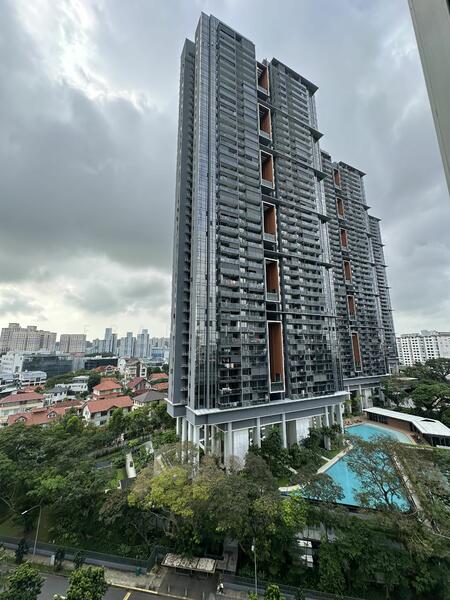 Queens, 10 Stirling Road, Alexandra / Commonwealth, Room Rental, 130 sqft, Condominium For Rent, by Francis Lee, 25378157 - PropertyGuru.com.sg