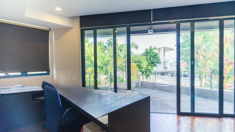 For Sale - ❤️ Rare corner f'hold bungalow 3 storey mixed landed zone with development potential @ $1,492 psf