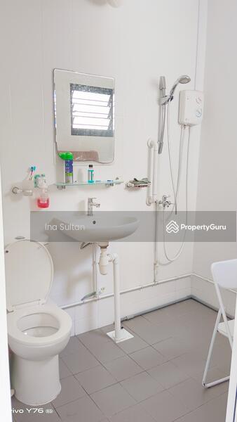 For Rent - 221 Tampines Street 24