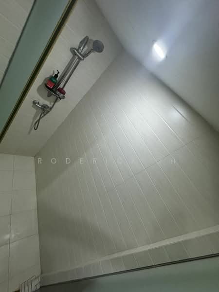 International Plaza, 10 Anson Road, Room Rental, 100 sqft, Apartment For Rent, by Roderick Oh, 25378861 - PropertyGuru.com.sg