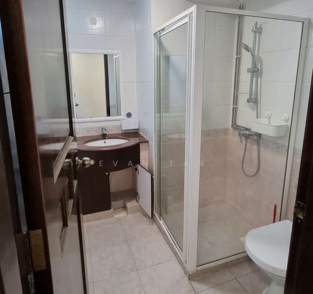 Ensuite Master Room Mins to Pasir Ris, Pasir Ris / Tampines, Room Rental, 200 sqft, Condominium For Rent, by Evan Tan, 25379536 - PropertyGuru.com.sg