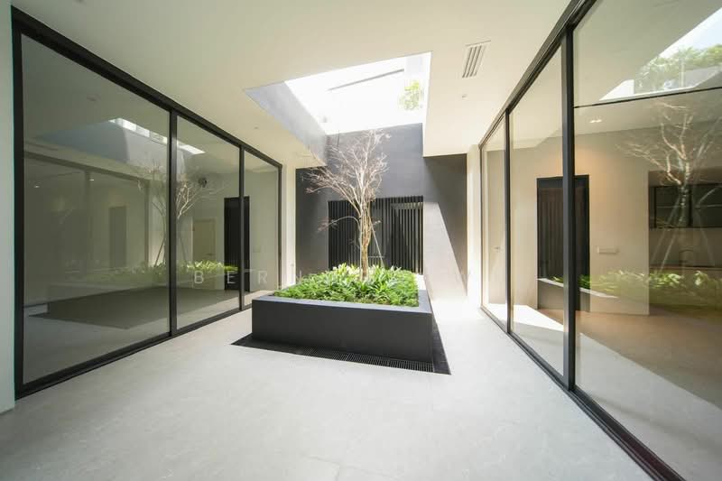 For Sale - Holland Grove Park