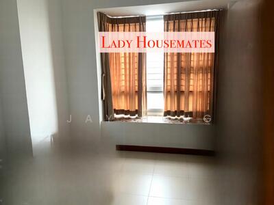 For Rent - Cosy Room for a Single Lady (Female Apartment at Dover)