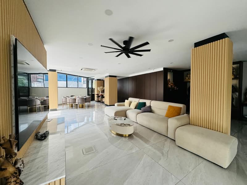 Modern with Pool,Huge master&junior master bedrooms with own living