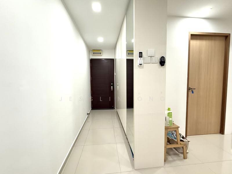 359 Hougang Avenue 5, 359 Hougang Avenue 5, Hougang / Punggol / Sengkang, 3 Bedrooms, 1,119 sqft, HDB Flat For Rent, by Jesslin Ong, 25382278 - Entrance with Shoe Cabinet + Storage - PropertyGuru.com.sg