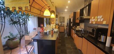 For Sale - ❤️ Cairnhill charming Conservation Home ❤️