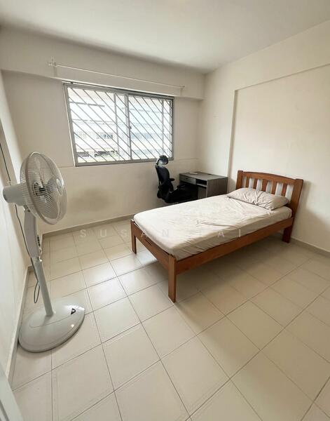 Common room with fan and aircon. Female only