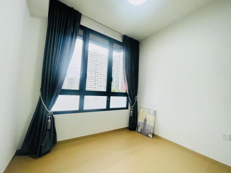 Irwell Hill Residences Condominium For Sale at S$ 2,300,000 | PropertyGuru Singapore - Common Bedroom 