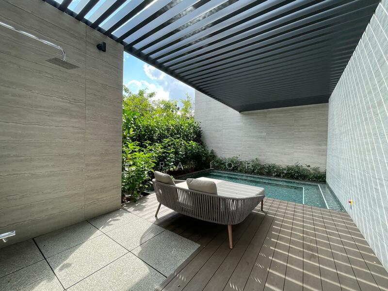 Irwell Hill Residences Condominium For Sale at S$ 2,300,000 | PropertyGuru Singapore - Spa Pool