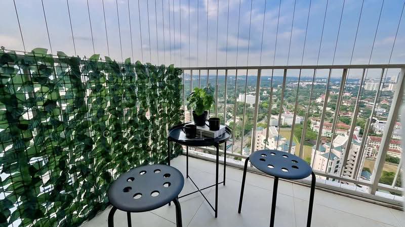 The Metropolitan Condominium, 8 Alexandra View, Alexandra / Commonwealth, Room Rental, 200 sqft, Condominium For Rent, by COCULTURE, 25383870 - Balcony - PropertyGuru.com.sg