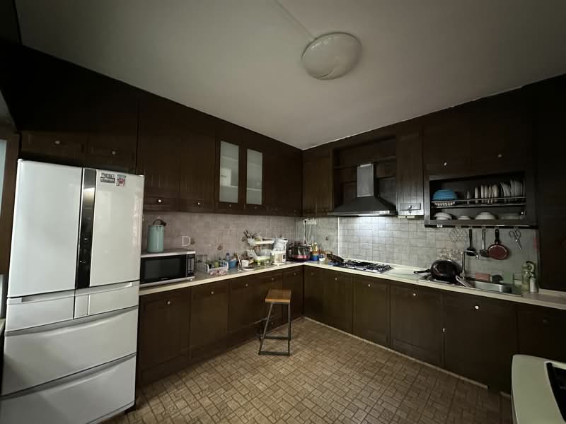 305 Tampines Street 32, 305 Tampines Street 32, 3 Bedrooms, 1,356 sqft, HDB Flat For Rent, by D. Kumar, 25384410 - Fully fitted kitchen cabinet - PropertyGuru.com.sg