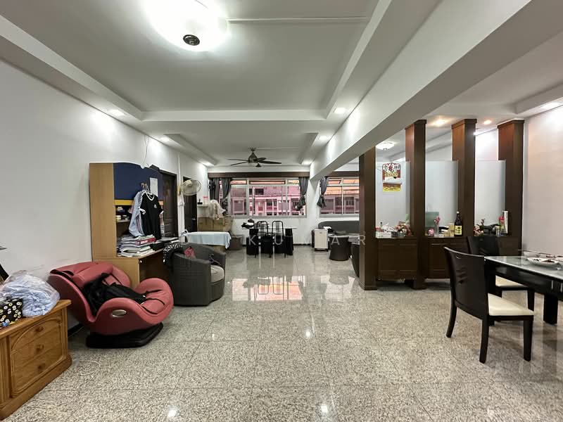 305 Tampines Street 32, 305 Tampines Street 32, 3 Bedrooms, 1,356 sqft, HDB Flat For Rent, by D. Kumar, 25384410 - Spacious living space - PropertyGuru.com.sg