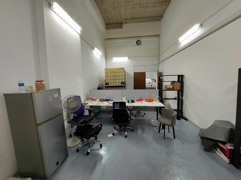 Pioneer Point, 5 Soon Lee Street, 500 sqft, Factory / Workshop (B2) For Rent, by Sheryl Chionh 蒋慧珍, 25384604 - Pioneer Point (Ground Floor Half Unit) - CommercialGuru.com.sg