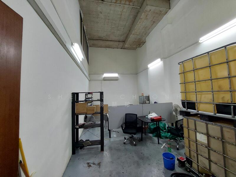 Pioneer Point, 5 Soon Lee Street, 500 sqft, Factory / Workshop (B2) For Rent, by Sheryl Chionh 蒋慧珍, 25384604 - Pioneer Point (Ground Floor Half Unit) - CommercialGuru.com.sg