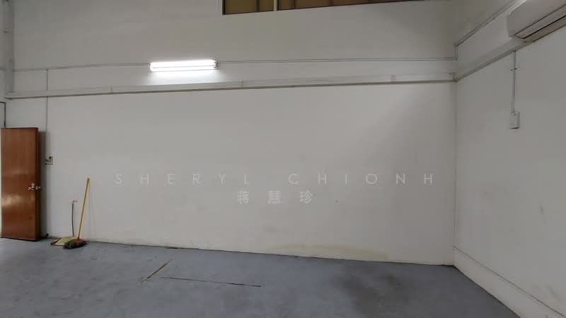 Pioneer Point, 5 Soon Lee Street, 500 sqft, Factory / Workshop (B2) For Rent, by Sheryl Chionh 蒋慧珍, 25384604 - Pioneer Point (Ground Floor Half Unit) - CommercialGuru.com.sg