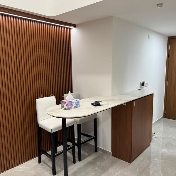 Stirling Residences, 23 Stirling Road, 2 Bedrooms, 872 sqft, Condominium For Rent, by Johnnyson Ng Joo Hai, 25384629 - PropertyGuru.com.sg