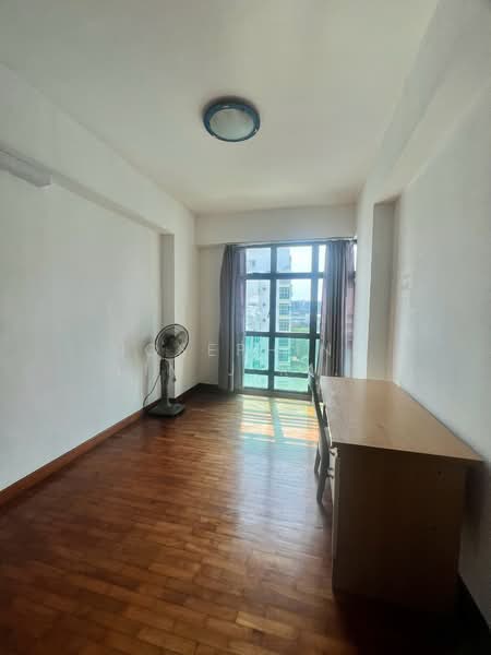 Eastvale, 33 Pasir Ris Drive 3, 3 Bedrooms, 1,194 sqft, Condominium For Rent, by Josephine Lim J R 林婕容 (区域分行董事 ), 25385412 - PropertyGuru.com.sg