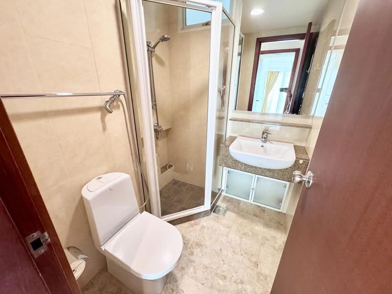 Cote D'Azur, 62 Marine Parade Road, East Coast / Marine Parade, 3 Bedrooms, 1,389 sqft, Condominium For Rent, by Jason Ang, 25387008 - Common bathroom - PropertyGuru.com.sg