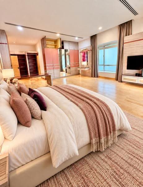 TANGLIN ROAD, TANGLIN ROAD, Tanglin / Holland / Bukit Timah, 6 Bedrooms, 8,000 sqft, Good Class Bungalow For Rent, by Clare Loh 卢煜婕, 25387034 - Bedroom - PropertyGuru.com.sg