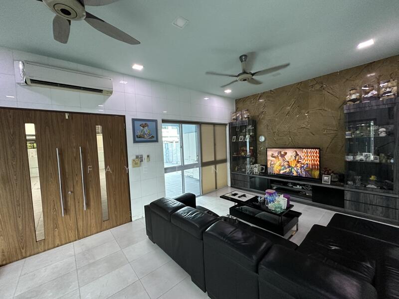 For Sale - Freehold Pool MRT Marble Flooring ,Park 9 Cars, Lorong Chuan MRT