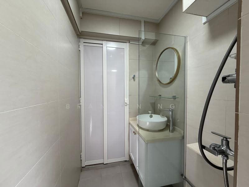2 Bedok South Avenue 1, 2 Bedok South Avenue 1, Bedok / Upper East Coast, 2 Bedrooms, 689 sqft, HDB Flat For Rent, by Brandon Ng, 25387767 - Bathroom - PropertyGuru.com.sg