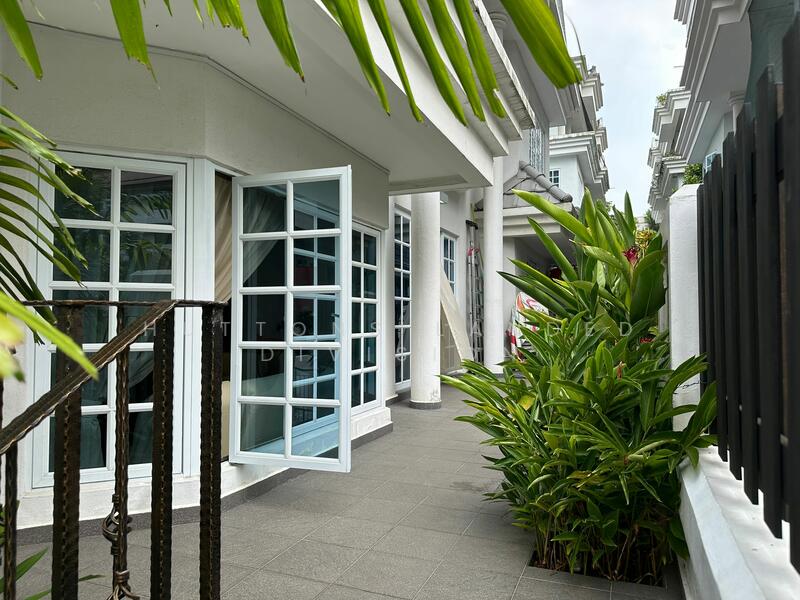 For Sale - Tranquil & Elegant Home Near Greenery, Coast & City Life