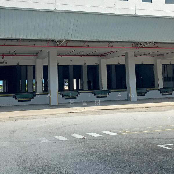 D22 Aircon warehouse high ceiling 6-12m High power 200-2000Amp Loading bays by9382-4000, Rent D22 Buroh BoonLay Jurong Pioneer Penjuru Tuas, 50,000 sqft, Warehouse For Rent, by Daniel Kam 甘囯財, 25389616 - CommercialGuru.com.sg
