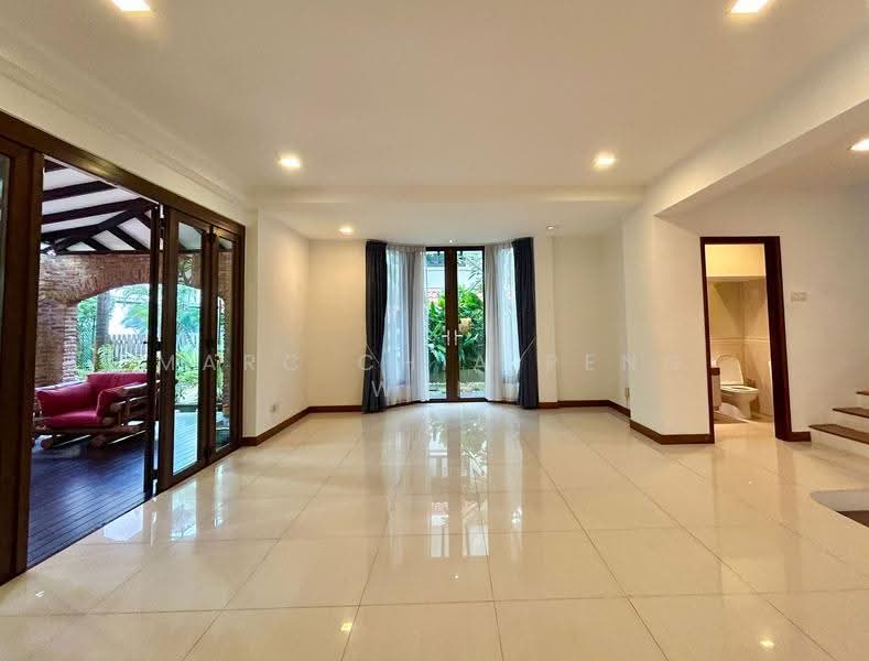 Spacious Detached with Bountiful Garden and In-Ground Pool @ D28, Mins Drive to Serangoon Gardens, Hougang / Punggol / Sengkang, 5 Bedrooms, 6,000 sqft, Detached House For Rent, by Marc Chia Peng Wen, 25389879 - PropertyGuru.com.sg