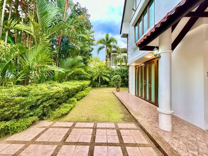 Spacious Detached with Bountiful Garden and In-Ground Pool @ D28, Mins Drive to Serangoon Gardens, Hougang / Punggol / Sengkang, 5 Bedrooms, 6,000 sqft, Detached House For Rent, by Marc Chia Peng Wen, 25389879 - PropertyGuru.com.sg