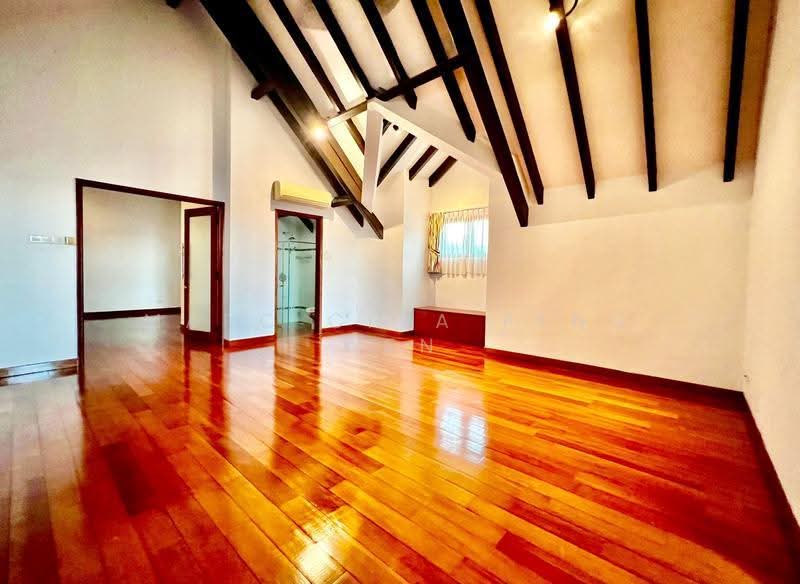 Spacious Detached with Bountiful Garden and In-Ground Pool @ D28, Mins Drive to Serangoon Gardens, Hougang / Punggol / Sengkang, 5 Bedrooms, 6,000 sqft, Detached House For Rent, by Marc Chia Peng Wen, 25389879 - PropertyGuru.com.sg