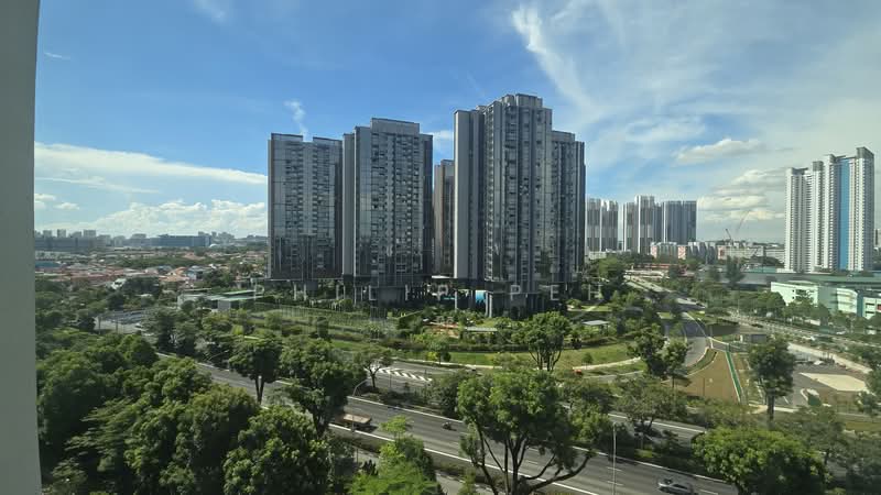 Hundred Trees, 89 West Coast Drive, 2 Bedrooms, 915 sqft, Condominium For Rent, by Philip Peh, 25390174 - PropertyGuru.com.sg