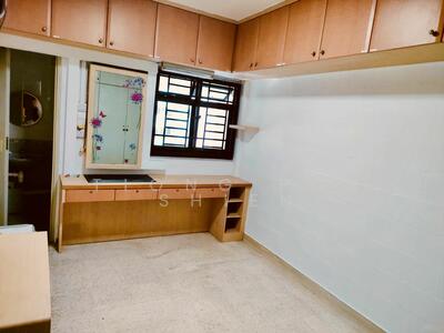 For Rent - Master Rm Ang Mo Kio Ave 1 宏茂桥主人房单位出租