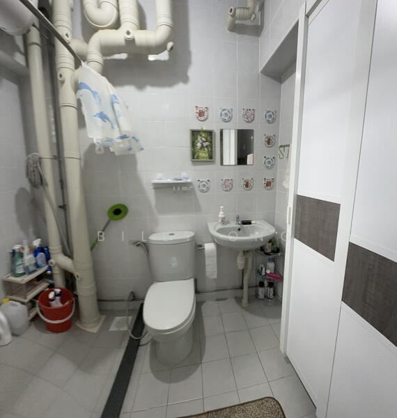 Yard bathroom