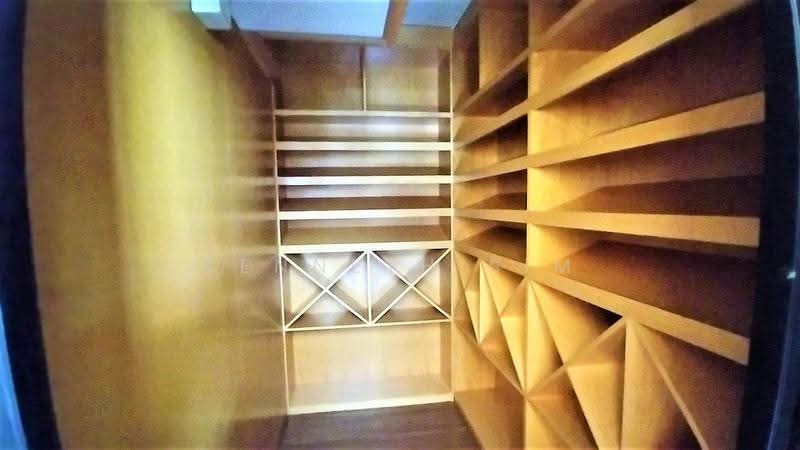 Walk in Wine chiller.