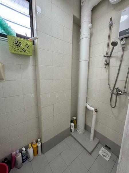 For Rent - 2 Beach Road