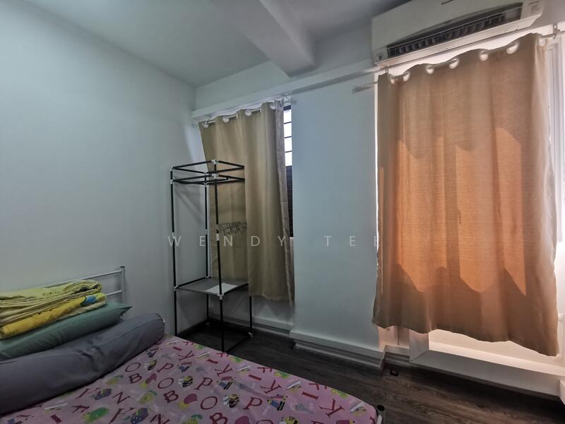 For Rent - 2 Beach Road