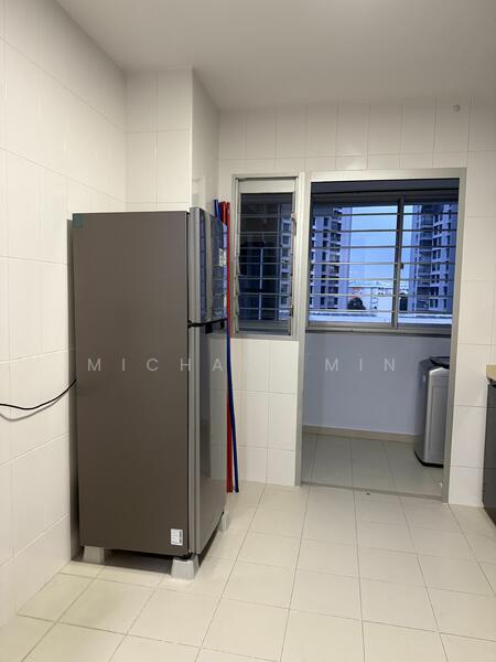 312B Clementi Avenue 4, 312B Clementi Avenue 4, Room Rental, 1,000 sqft, HDB Flat For Rent, by Michael Min, 25393856 - Kitchen- Fridge - PropertyGuru.com.sg