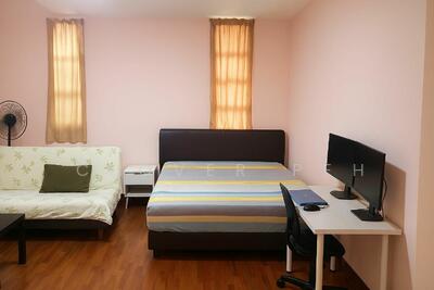 For Rent - Yunnan Gardens Huge Bedroom with Attached Study or Walk-in Wardrobe and en-suite bathroom