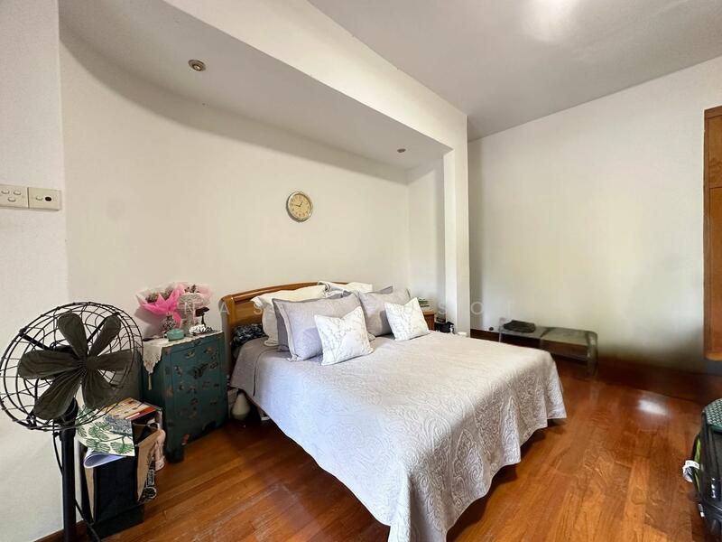 Corner Terrace Beside Kembangan MRT, Changi Road/Lorong Sarina/Jalan Masjid, Eunos / Geylang / Paya Lebar, 4 Bedrooms, 2,500 sqft, Corner Terrace For Sale, by Nasir Eusof, 25395570 - PropertyGuru.com.sg