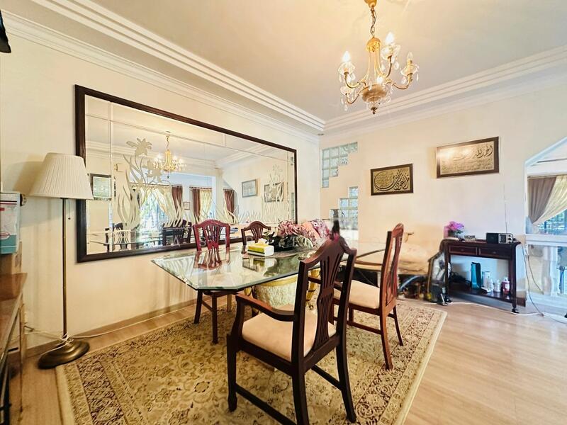 Corner Terrace Beside Kembangan MRT, Changi Road/Lorong Sarina/Jalan Masjid, Eunos / Geylang / Paya Lebar, 4 Bedrooms, 2,500 sqft, Corner Terrace For Sale, by Nasir Eusof, 25395570 - Dinning - PropertyGuru.com.sg