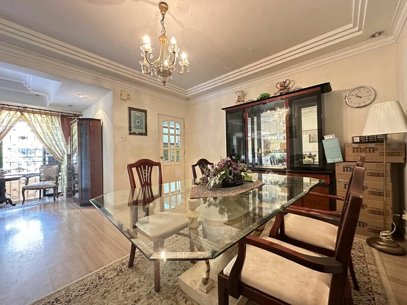 Corner Terrace Beside Kembangan MRT, Changi Road/Lorong Sarina/Jalan Masjid, Eunos / Geylang / Paya Lebar, 4 Bedrooms, 2,500 sqft, Corner Terrace For Sale, by Nasir Eusof, 25395570 - PropertyGuru.com.sg
