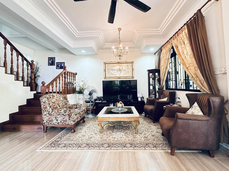 Corner Terrace Beside Kembangan MRT, Changi Road/Lorong Sarina/Jalan Masjid, Eunos / Geylang / Paya Lebar, 4 Bedrooms, 2,500 sqft, Corner Terrace For Sale, by Nasir Eusof, 25395570 - Living Hall - PropertyGuru.com.sg