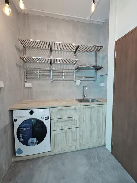 62 Seng Poh Lane, 62 Seng Poh Lane, Alexandra / Commonwealth, 2 Bedrooms, 680 sqft, Walk-up Apartment For Rent, by Jocelyn Chia, 25396006 - PropertyGuru.com.sg