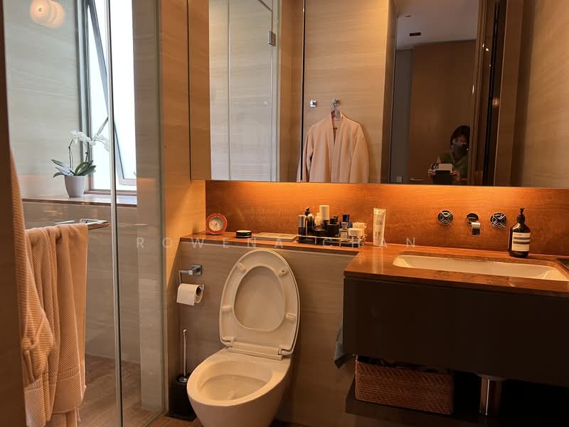 Hilltops, 99 Cairnhill Circle, 2 Bedrooms, 1,185 sqft, Condominium For Rent, by Rowena Chan, 25396267 - PropertyGuru.com.sg