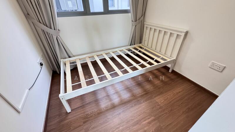 For Rent - The Visionaire