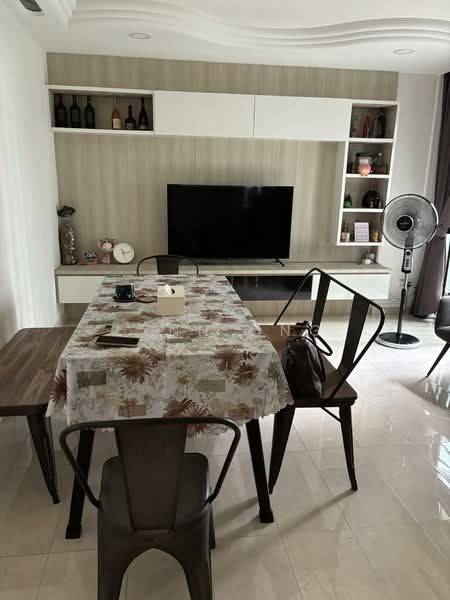 202C Sengkang East Road, 202C Sengkang East Road, 3 Bedrooms, 968 sqft, HDB Flat For Rent, by LYNN ONG, 25396462 - PropertyGuru.com.sg