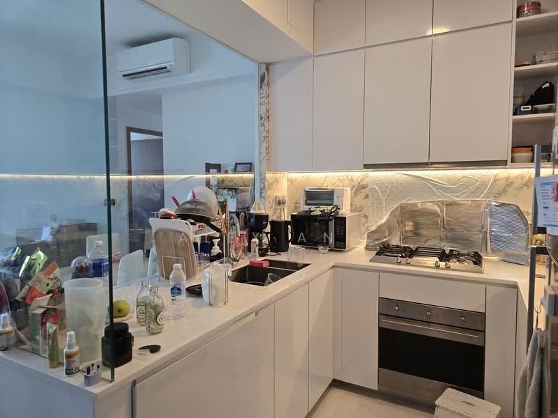 Queens Peak, 3 Dundee Road, Alexandra / Commonwealth, 3 Bedrooms, 850 sqft, Condominium For Rent, by Alex Ang, 25397090 - PropertyGuru.com.sg