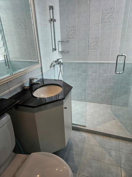 For Rent - One Tree Hill Mansions