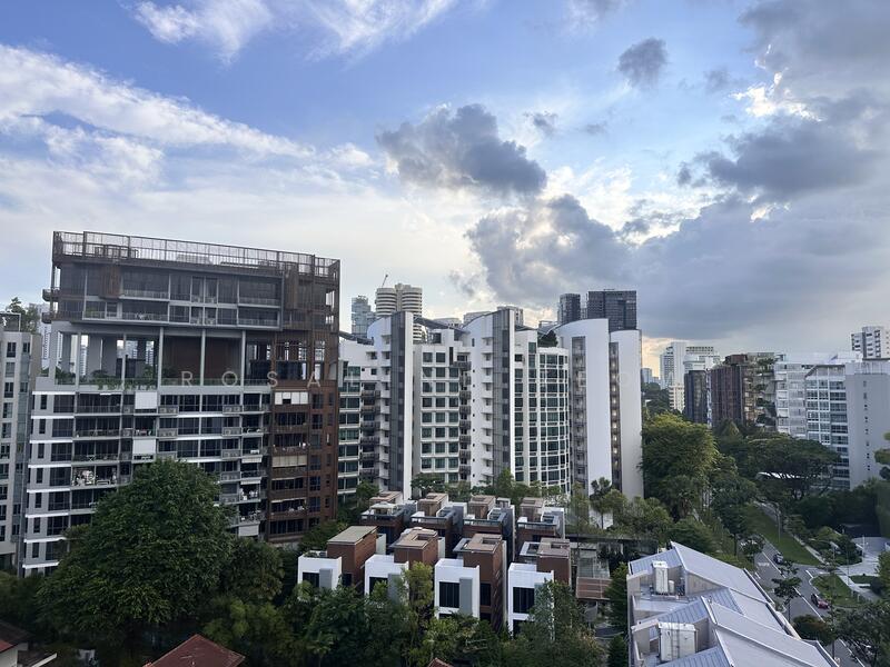 For Sale - Balmoral Crest